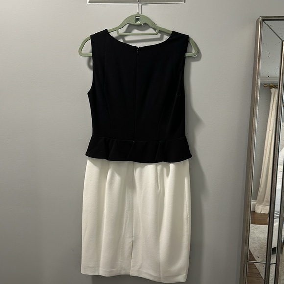 Like new peplum Ann Taylor dress size 6 - Picture 5 of 8